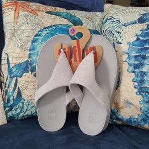 NWT Silver/White FitFlop Sz10